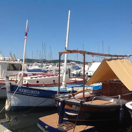 Studio climatisé avec parking privé proche Port le Brusc et Plages Apartamento Six-Fours-les-Plages