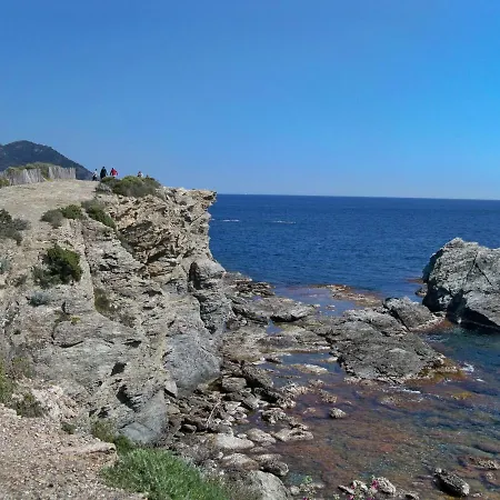 Studio climatisé avec parking privé proche Port le Brusc et Plages Apartamento *