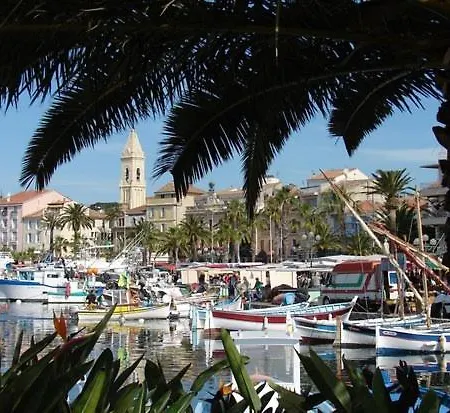 Studio climatisé avec parking privé proche Port le Brusc et Plages Apartamento *